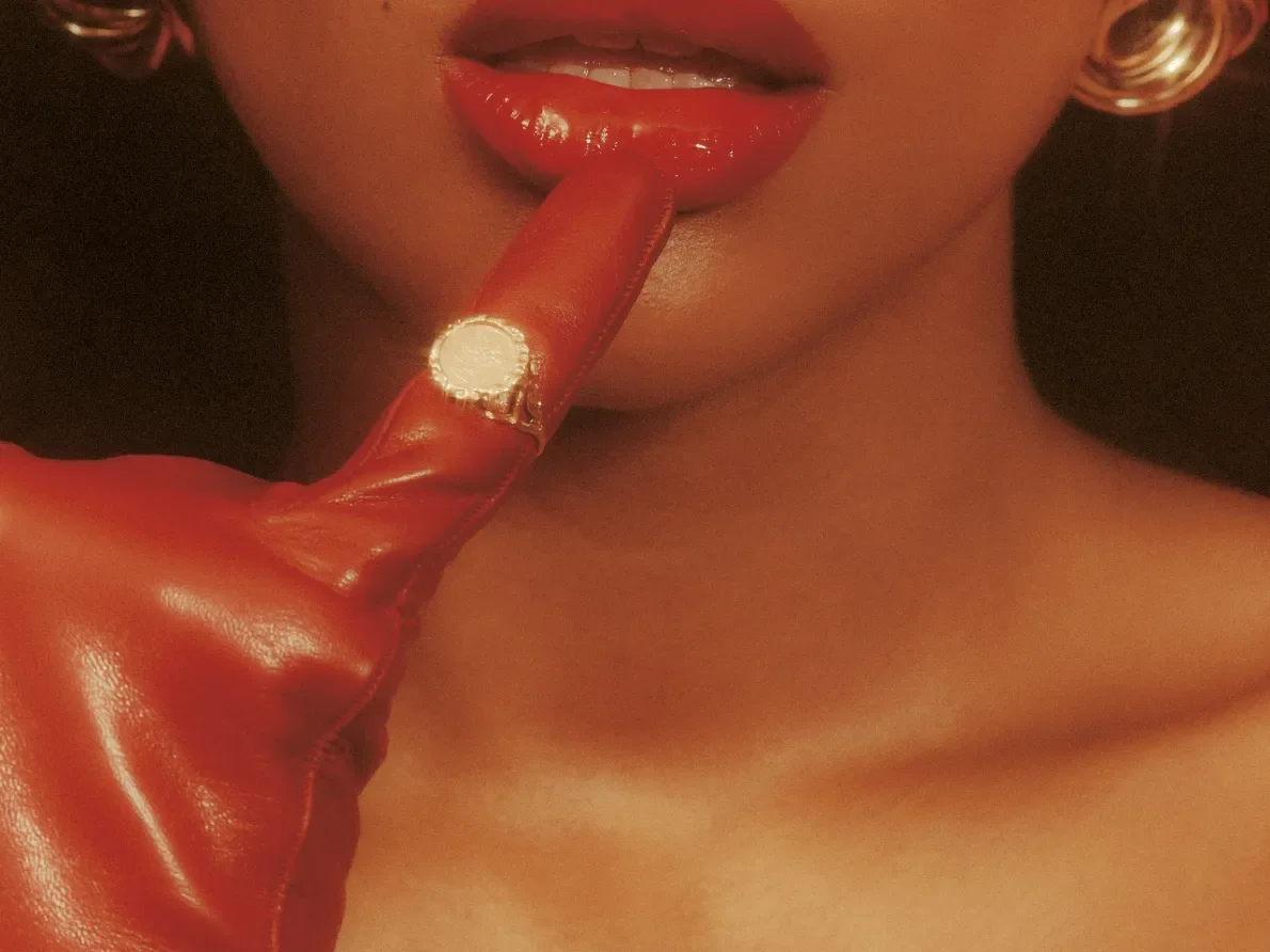 Adrienne Raquel, Gold Finger, New York, 2019